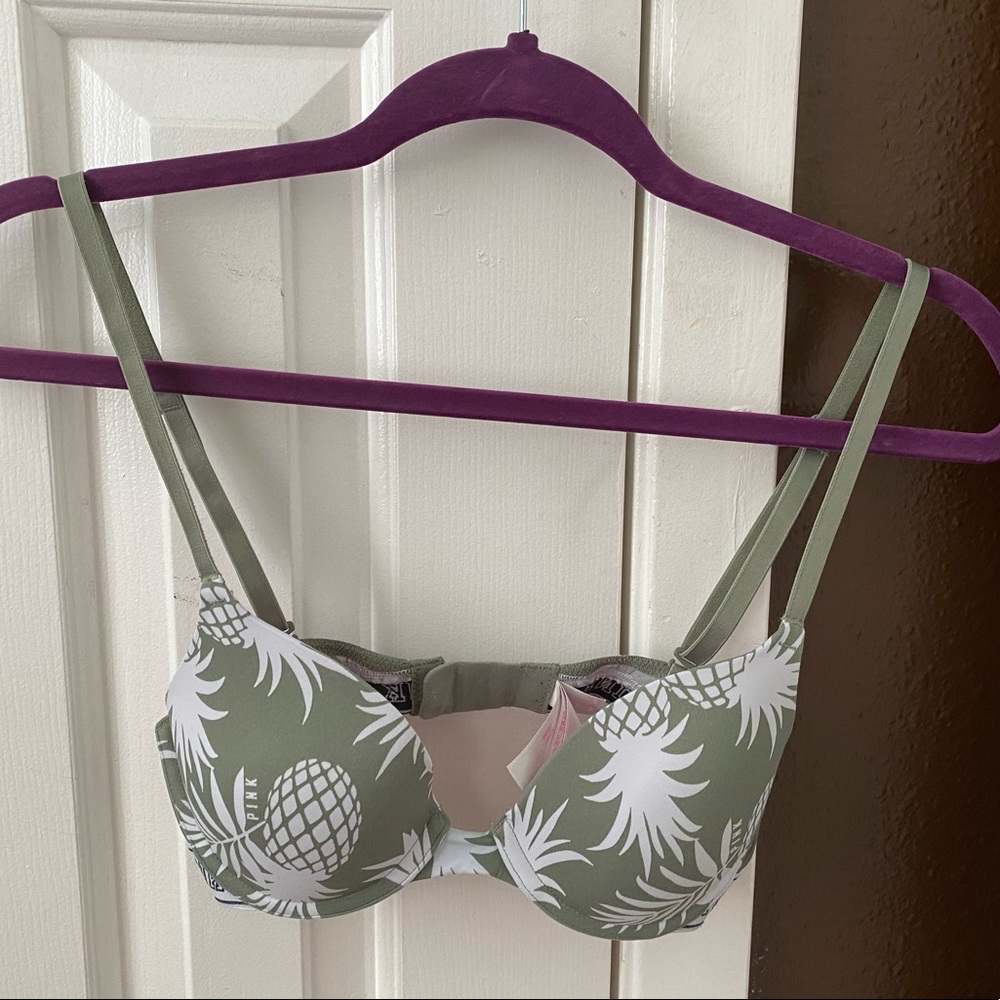 Victoria secret T-shirt bra lightly lined